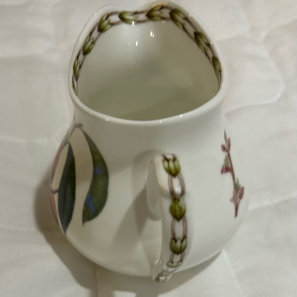 Fine bone China Queen’s (“Hookers Fruit”) creamer. Made in India - Picture 6 of 11